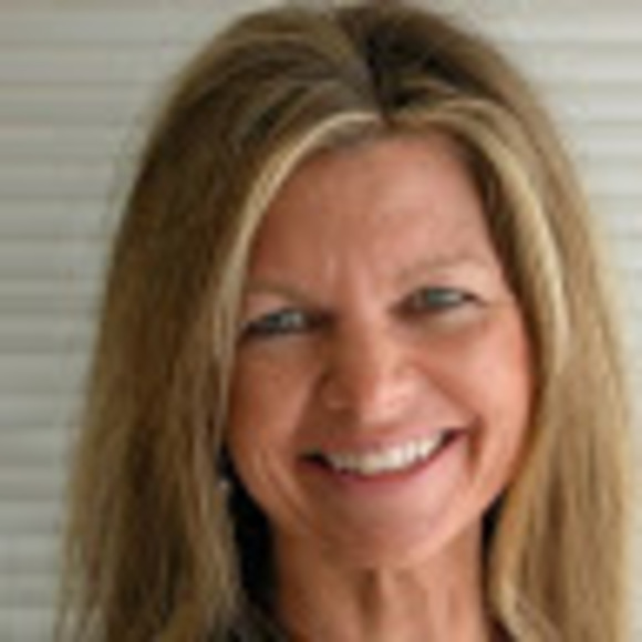 Meet your Posher, Holly - Picture 1 of 1